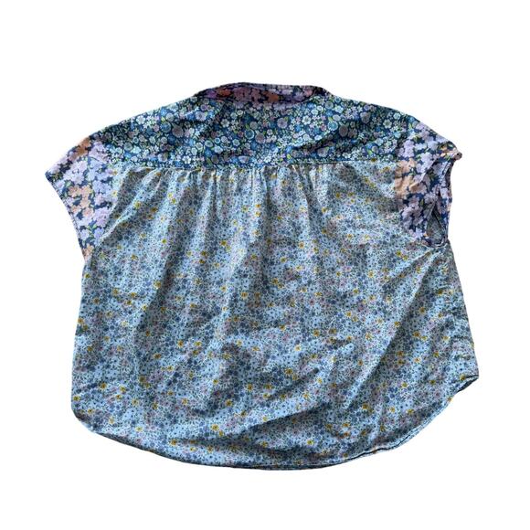 American Eagle lightweight button up Blouse/Shirt, floral print, size Medium - Picture 2 of 6